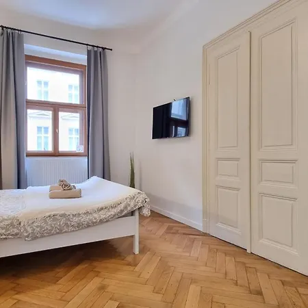 Finnem Florenc Apartament