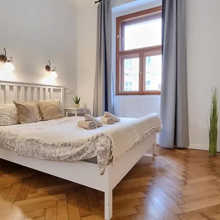 Finnem Florenc Apartament *