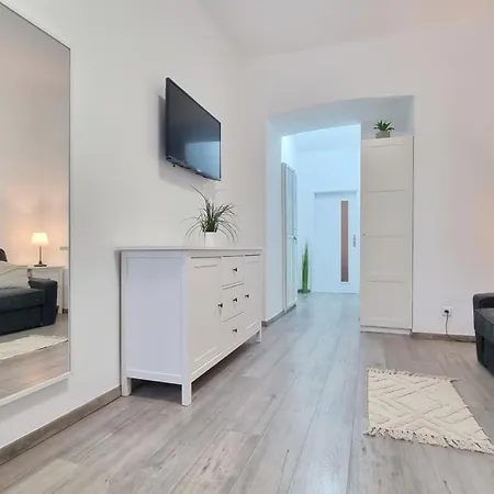 Finnem Florenc Apartament *